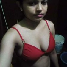 Desi Hot Girlfriend Filmed Nude Inside Bathroom