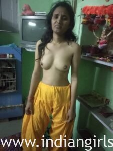 Indian Village Bhabhi Homemade Porn Leaked MMS