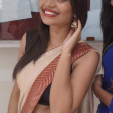 Juicy Indian Babe Showing Big Tits