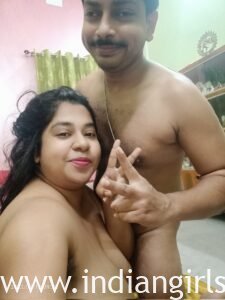 Mature Indian MILF Bhabhi Outdoor Sex
