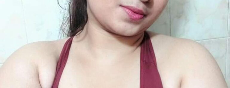 Beautiful Big Boobs Pakistani Girl Mahira Khan