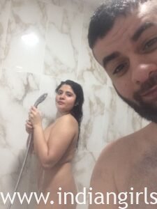 Pakistani Couple Sex Horny Housewife Mehak In Bathroom