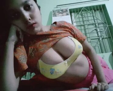 Juicy Bengali Indian Teen Sex Exposing Big Natural Tits