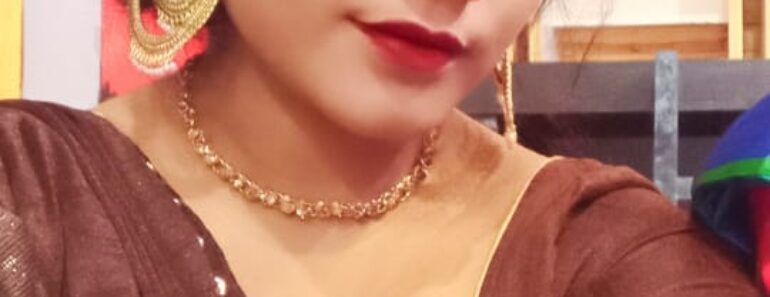 Desi Bhabhi Sari Stripping Sex Showing Big Boobs