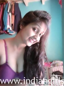 Desi College Girl Nude MMS