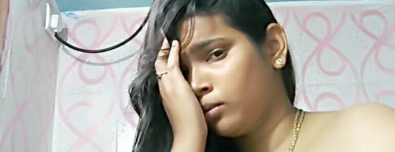 Hindi Sex Photos Sexy Desi College Girl In Bathroom