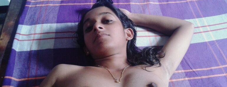 Young Hot Desi Housewife Naked Ready For Sex