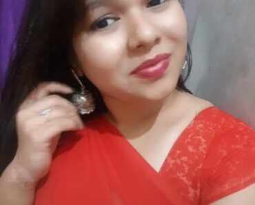 Mature Married Indian Homemaker In Red Sari Nude Show