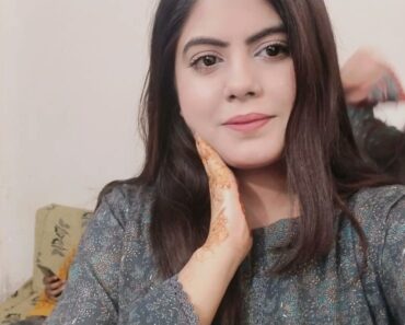 Erotic Indian College Girl Showing Her Natural Big Boobs