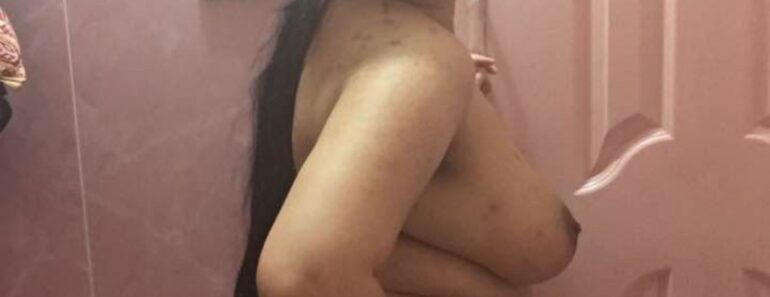 Mature Indian MILF Bhabhi Bathroom Homemade Porn