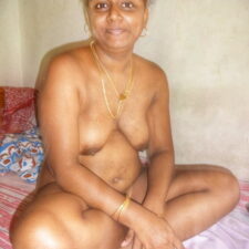 South Indian Mature Bhabhi Sushma Aunty