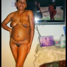 South Indian Mature Bhabhi Sushma Aunty