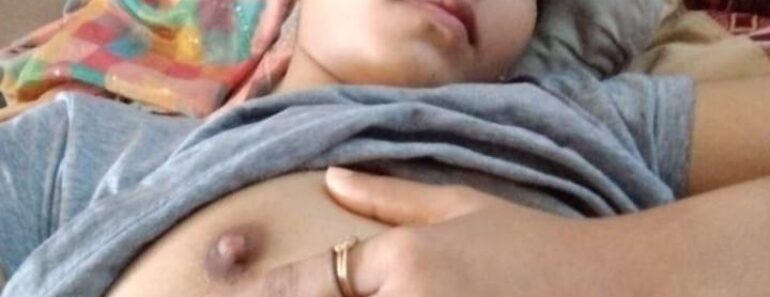 Hot Indian Porn Photos 18 Year Old Desi Girlfriend