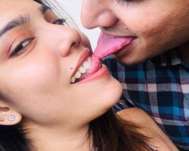 Beautiful 18 Year Old Indian Girlfriend Private MMS Scandal