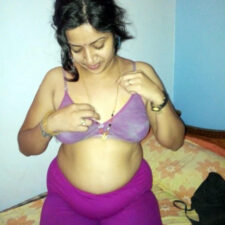 Real Life Indian Desi Cute Bhabhi Nude With Husband MMS