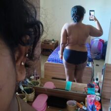 Big Boobs Indian Aunty Taking Nude Selfie