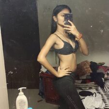 Hot Indian Teen Taking Her Nude Selfie For Boyfriend