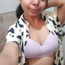 Indian College Babe Exposed Real Desi Big Boobs