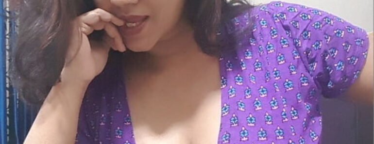 Big Boobs Hot Indian MILF Pooja Bhabhi