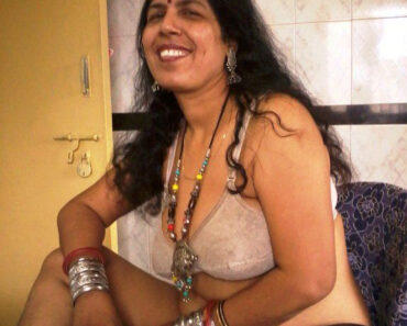 Mature Indian MILF Bhabhi Hot Hardcore Sex