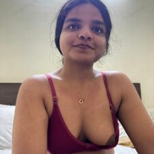 Hot Indian Bhabhi Turns Up the Heat in a Bold Private Moment