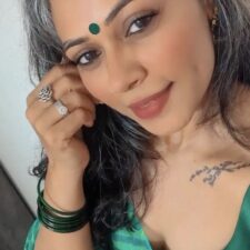 Hot Indian MILF Bhabhi Mature Desi Women Sex