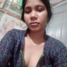 Hijabi Bengali Exposing Her Big Boobs
