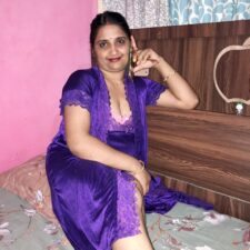 Real Indian Bhabhi in Viral Scandal Buzz