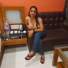 Real Indian Bhabhi in Viral Scandal Buzz