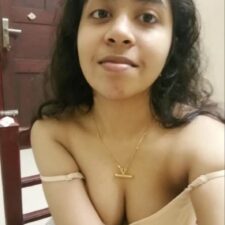 Hot Indian Babe 34C Size Big Boobs Revealed