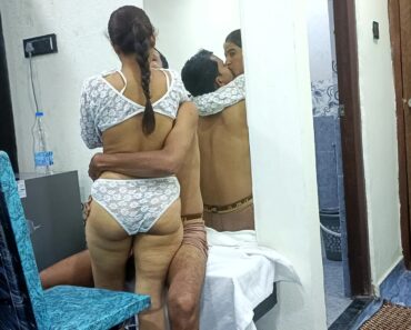 Beautiful Indian Kamini Bhabhi Valentine Day Sex