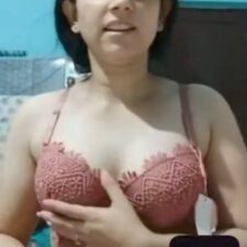 Desi Bhabhi Homemade Showing Juicy Big Boobs