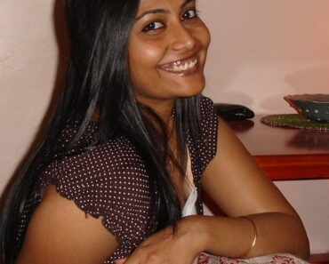 Sexy Indian Wife Seducing Husband Giving Full Hardcore Sex