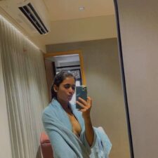 Skinny Indian College Girl Taking Her Nude Seflie