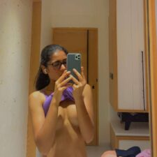 Skinny Indian College Girl Taking Her Nude Seflie